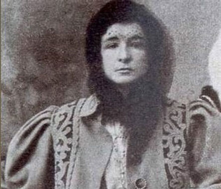 Portrait of Enriqueta Martí, a historical figure associated with child abductions in early 20th-century Barcelona.